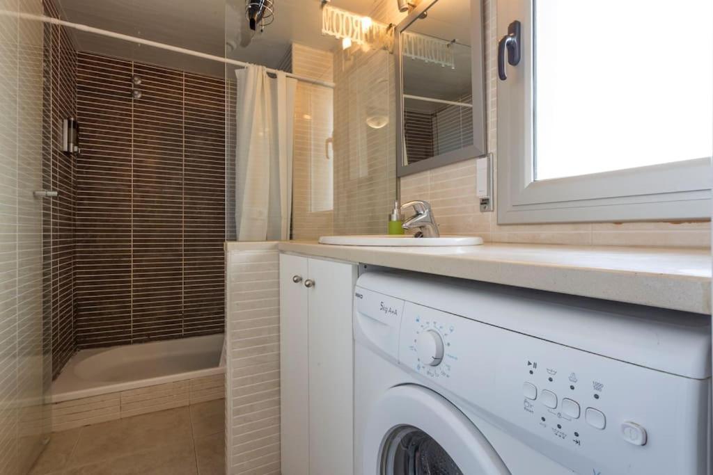 Piso De 2 Habitaciones, 3 Piscinas Y Cerca Del Mar Росес Екстериор снимка